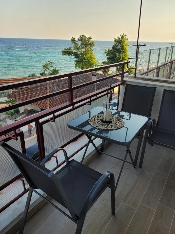 Mago Apartments Nea Kallikrateia Экстерьер фото